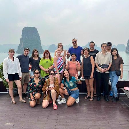 De Charm Ha Long Hotel Buitenkant foto